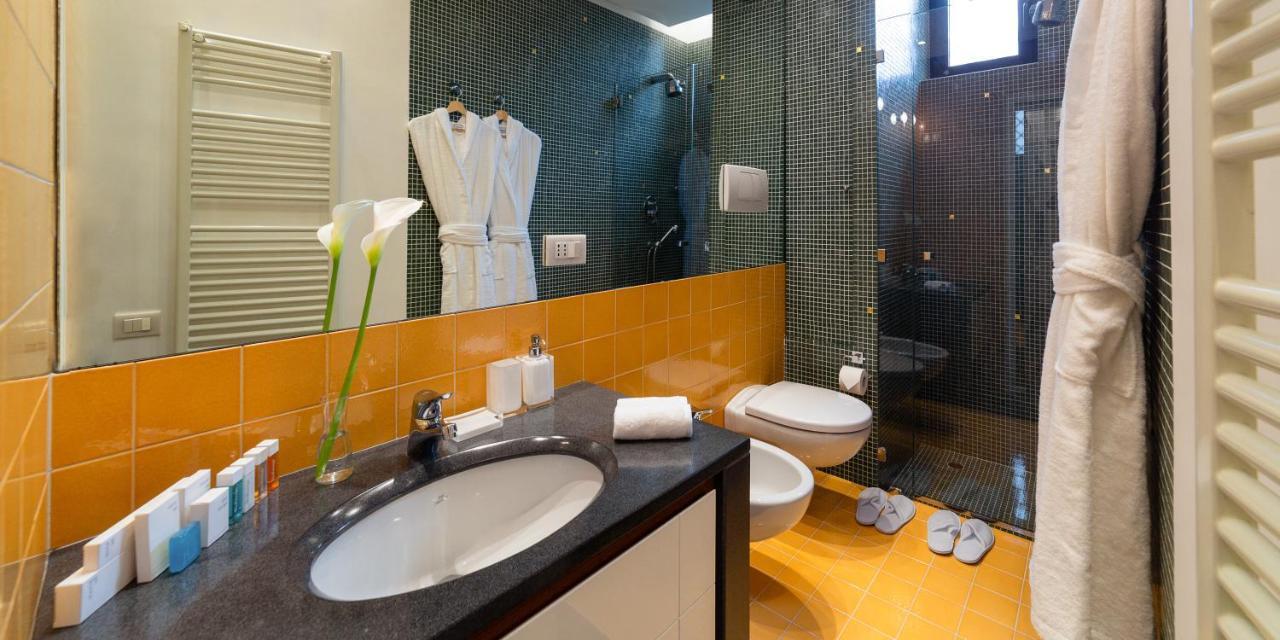 Suite Augustus - Free Parking Genoa Luaran gambar