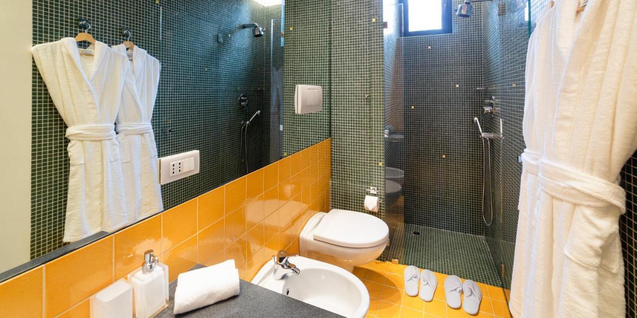 Suite Augustus - Free Parking Genoa Luaran gambar